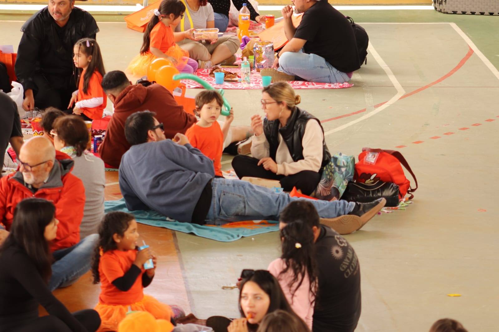 Celebración del Día de la Familia en Educación Parvularia 2025 - 586784588_1324715992784723_3298284978239368638_n.jpg